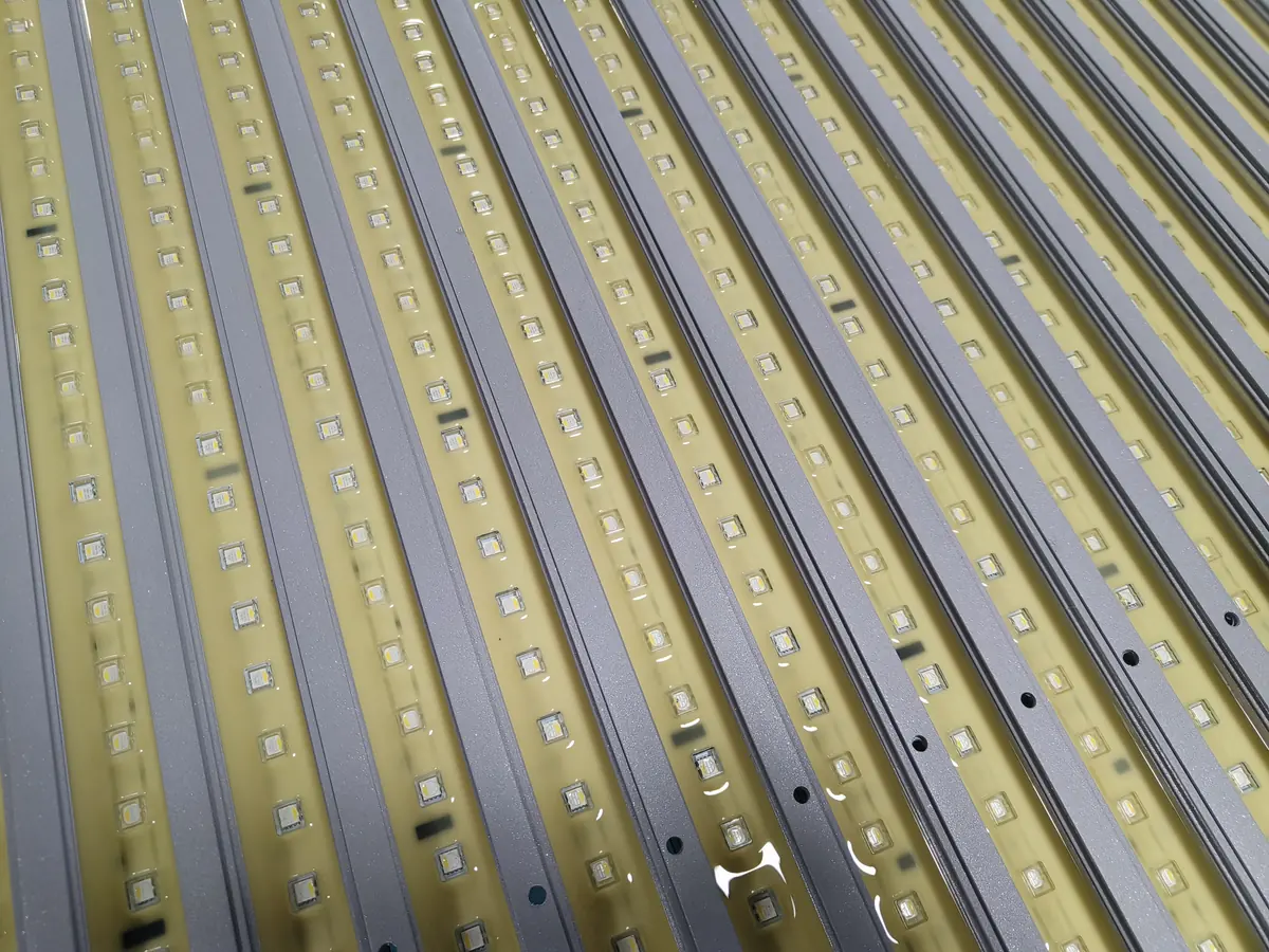 LED 灯板与防水灯条